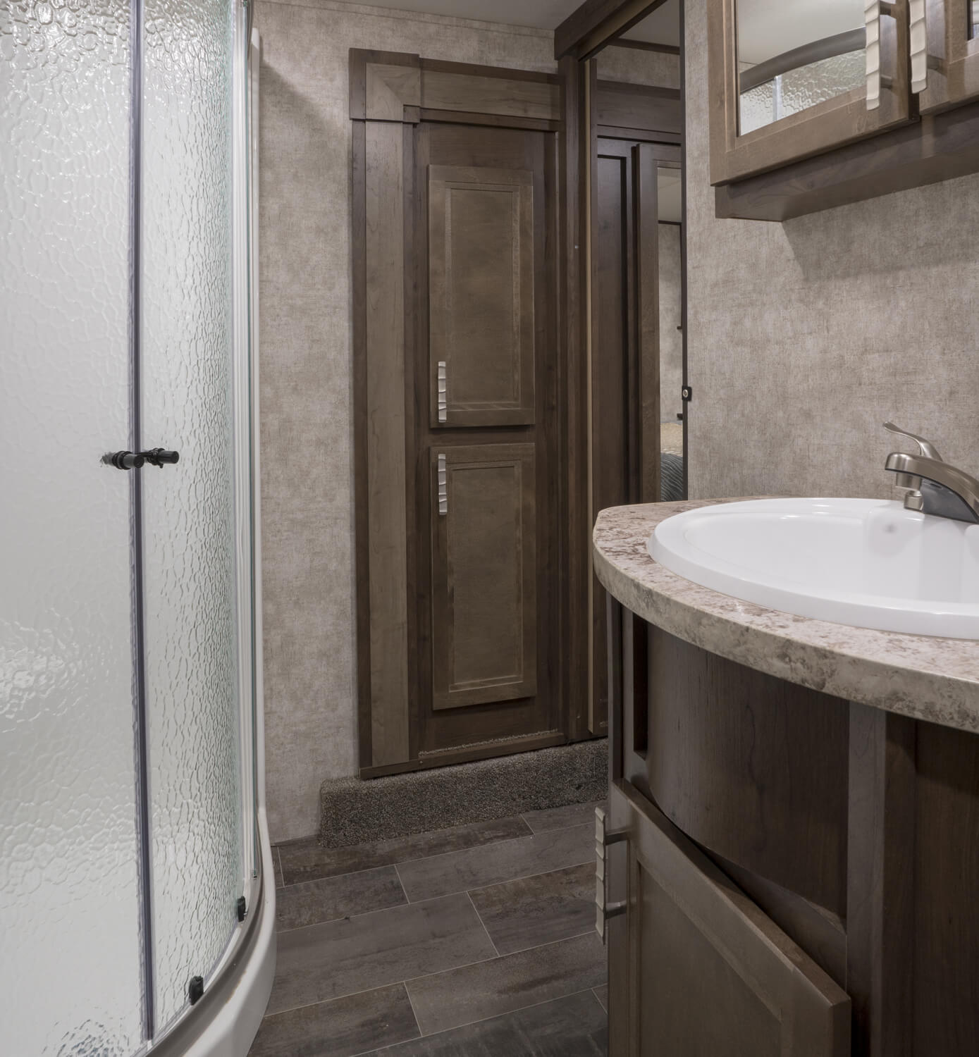 Highlander 327G Bathroom Shower and Vanity
