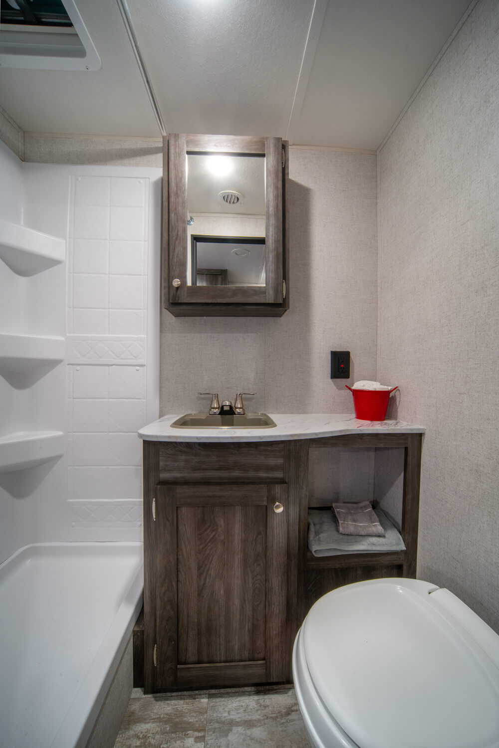 2020 Mesa Ridge Conventional MR21FB Bathroom