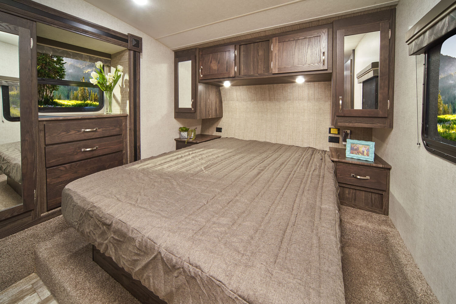 2020 Mesa Ridge Limited MF291RLS Bedroom