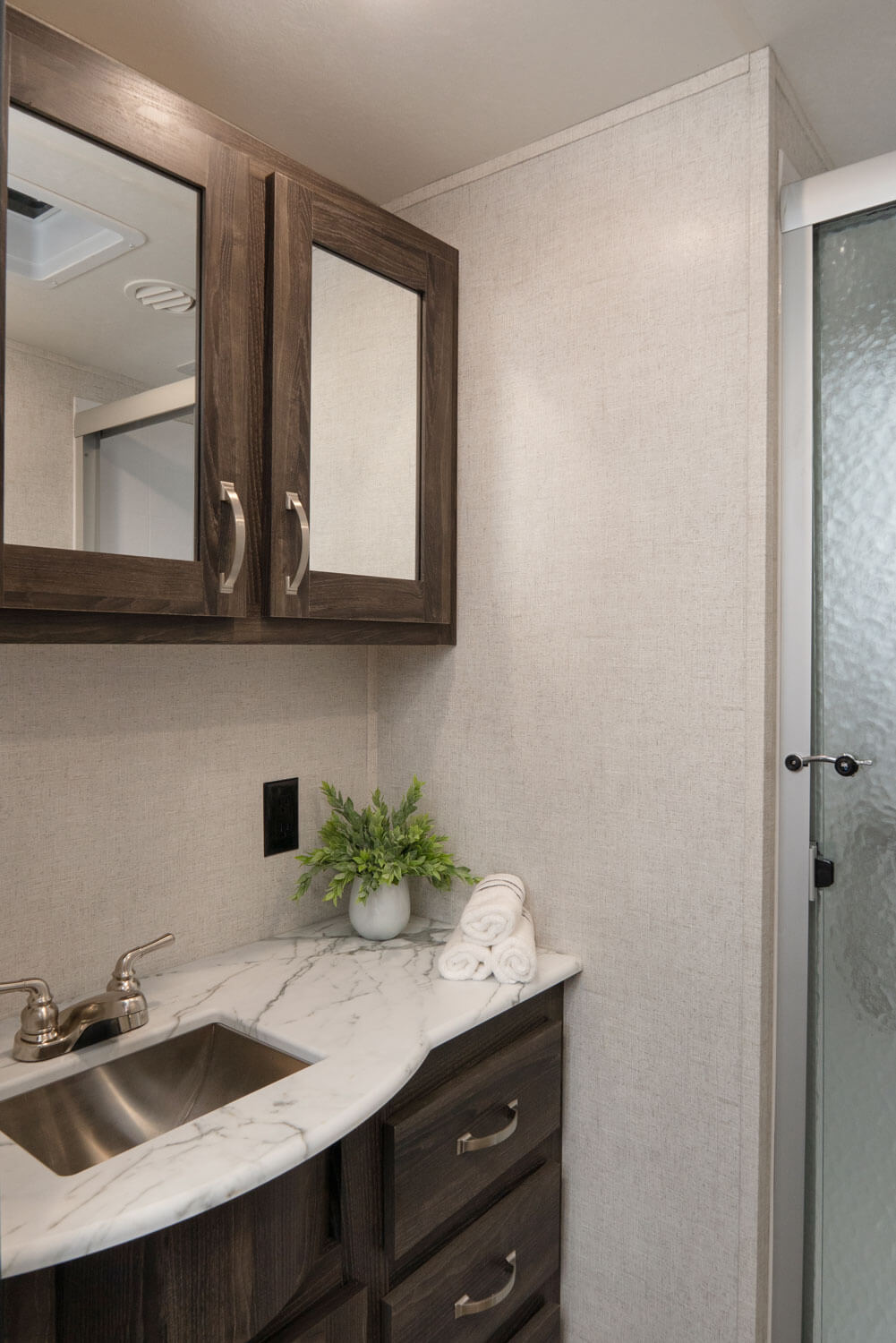 2020 Mesa Ridge Lite MR2602RL Bathroom