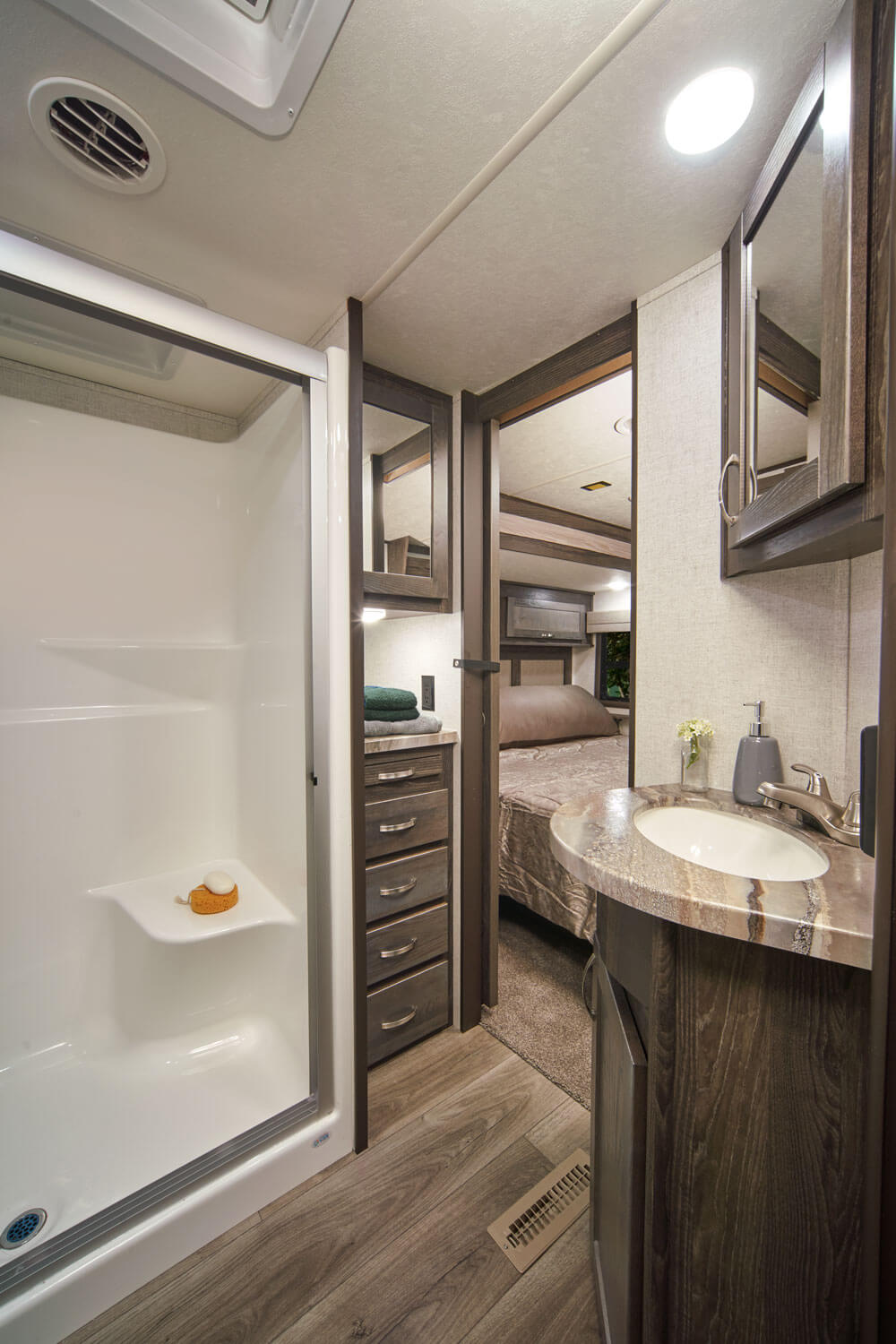 2020 Mesa Ridge MF371MBH Bathroom