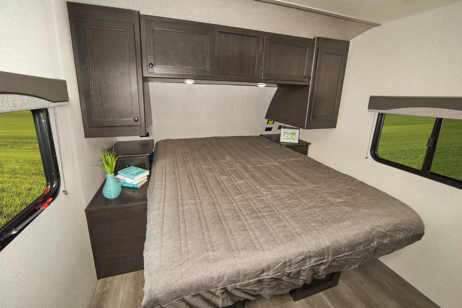 2021 Mesa Ridge S Lite 281BH Bedroom